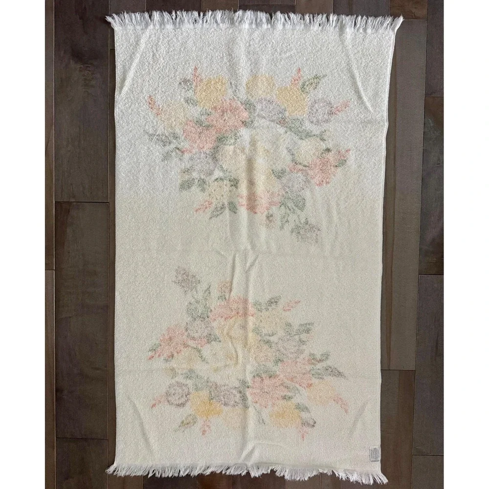 Vintage Pennys Fringe Decorator Collection Floral Bath Towel Yellow Orange